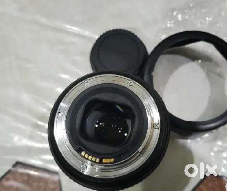Canon zoom lens Ef 24-105 f4 is II USM l
