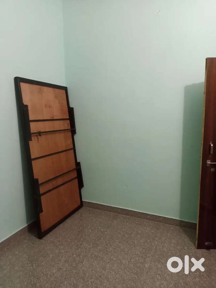 One room set for rent near sidhhartha college sahastradhara road