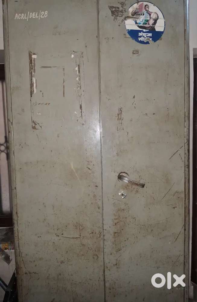 GOOD CONDITION ALMIRAH
