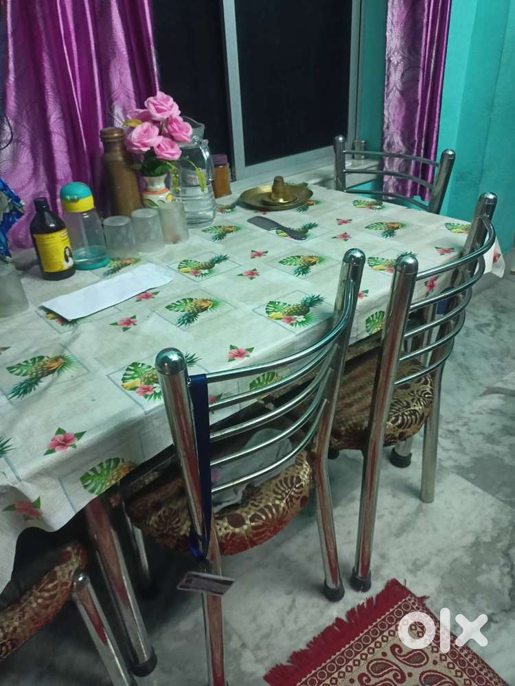 4 seater Dining Table