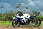Yamaha r15 v2 full conditioned bike with new tyre , 4 th owner .