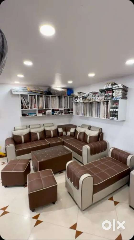 Curve handle with loose pillow in emi available Aliyar Arham