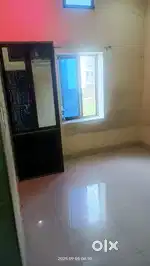 2 bhk flat only family pandaypur chauraha se 1  km Azamgarh road