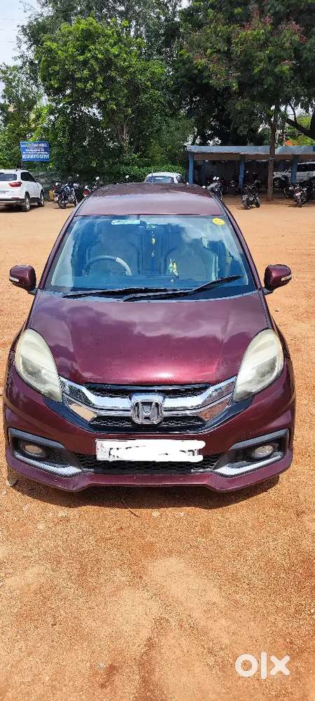 Honda Mobilio 2015 Petrol 186000 Km Driven & Showroom track services.