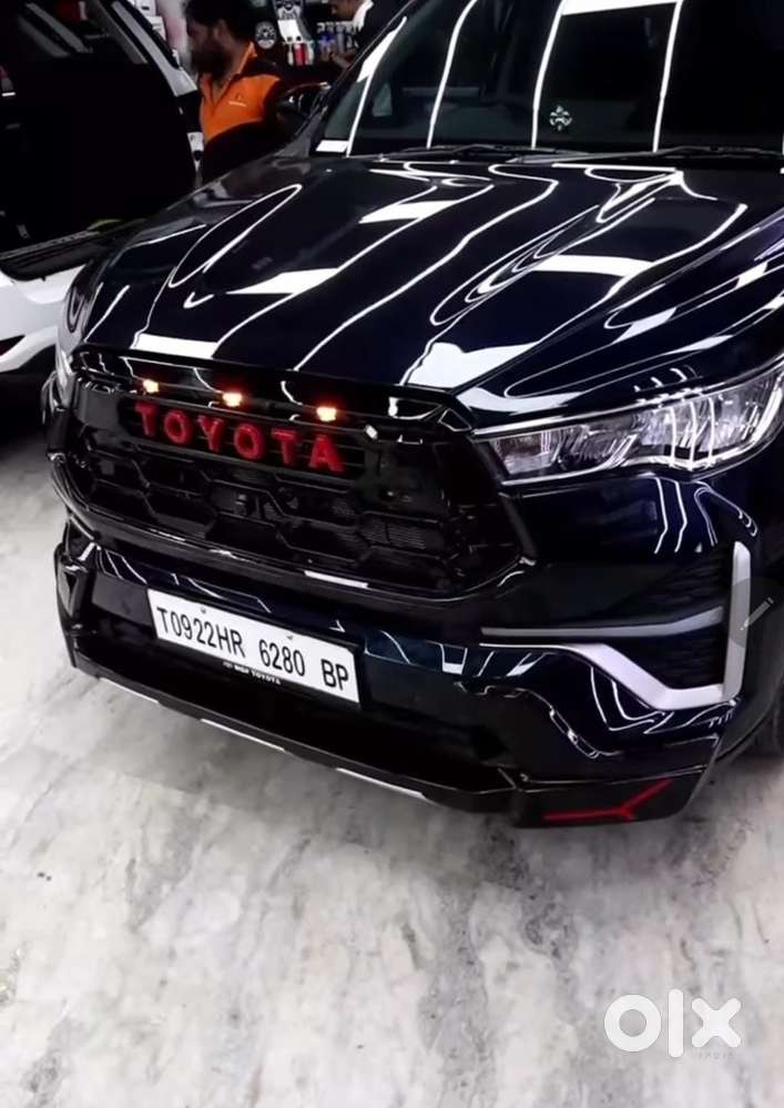 Innova Hycross GR Toyota grill