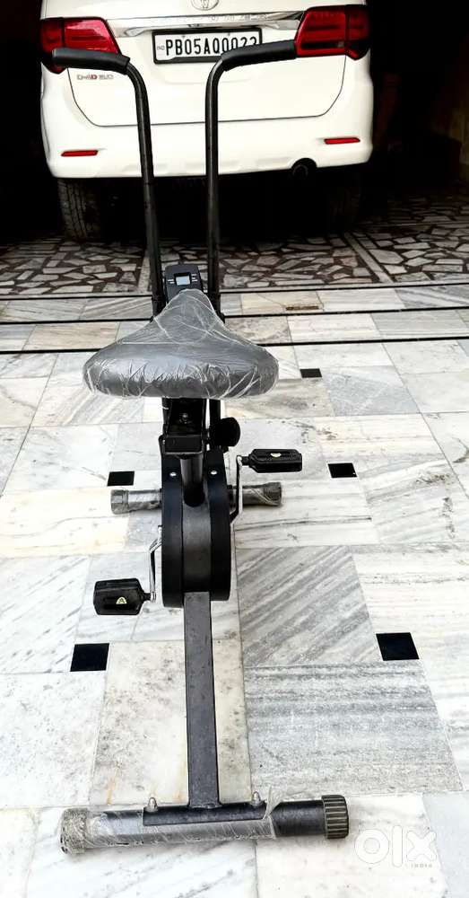 Standing cycle with digital meter