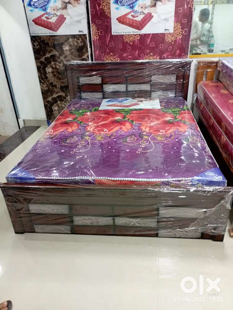 Band new luxury bed with out storage cot whol