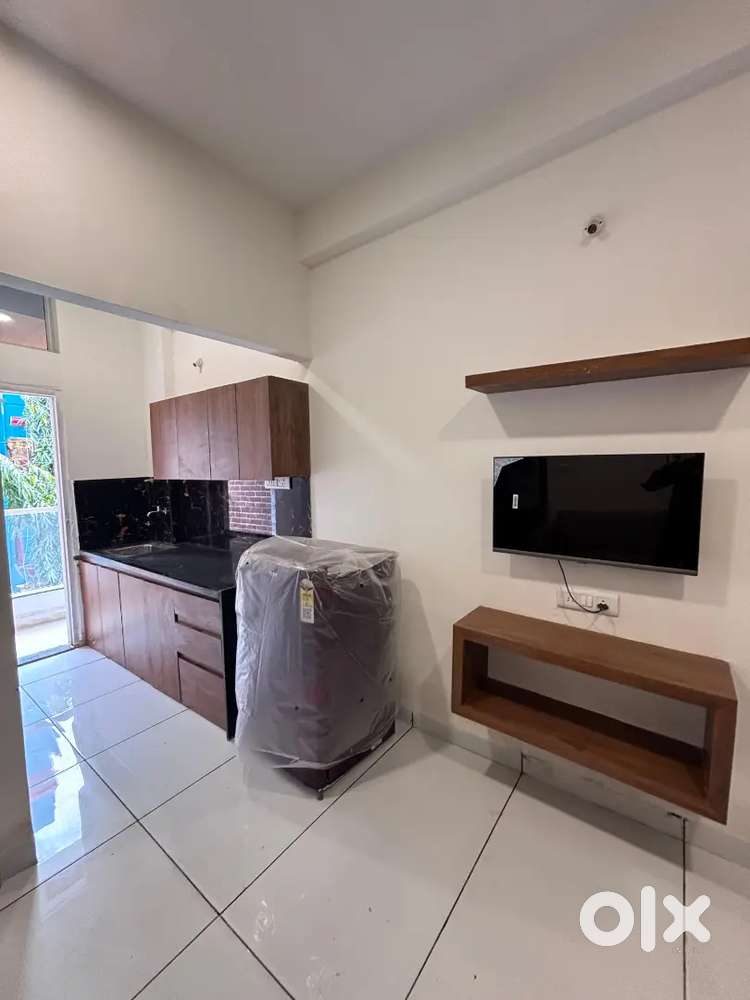 Fully Furnished 1Bhk Flat Zero Brokrege Location Heera Bag Colony