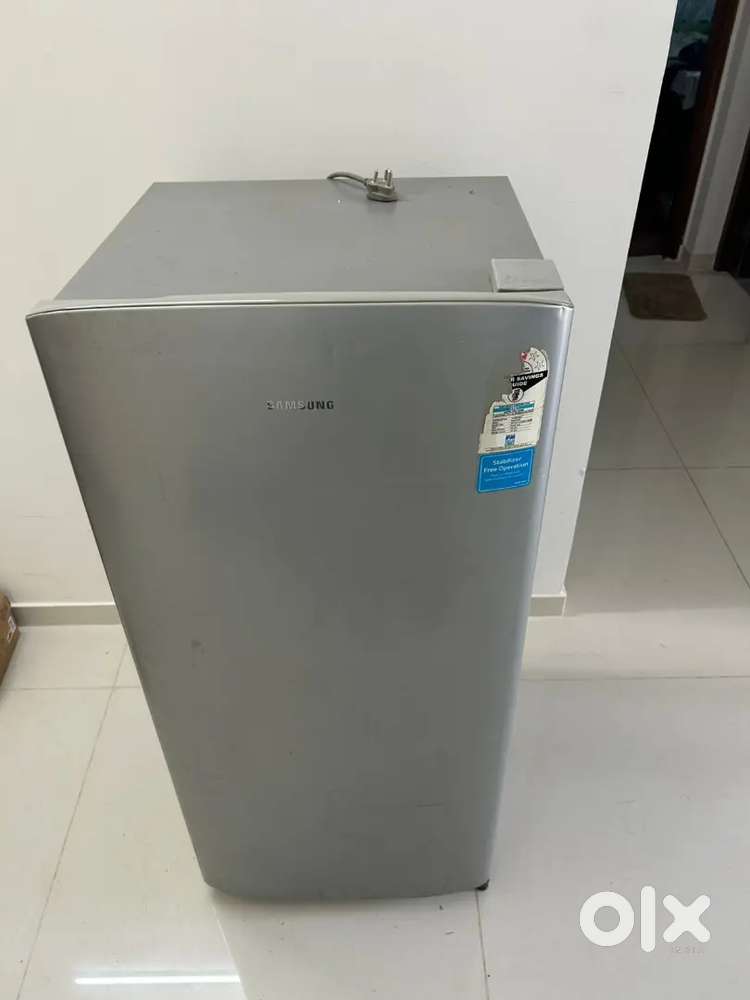 5 year old used Samsung single door fridge model RR19H1