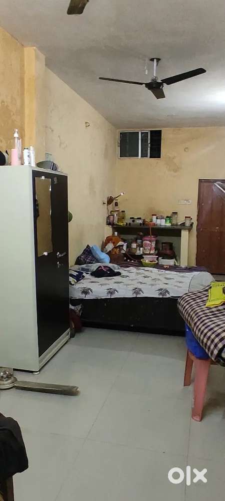 Room for rent only girl