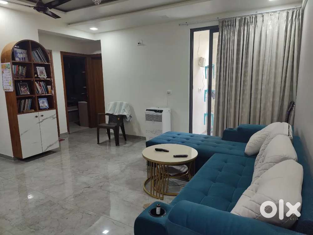 Available 3 bhk fully furnished rent