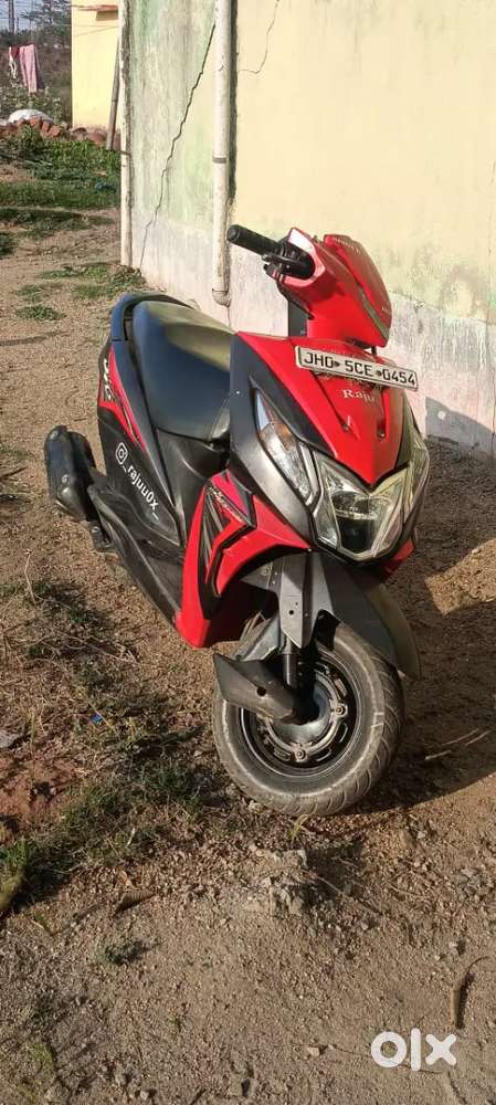 Very good condition scootty best pickup piche ka new tyre ha
