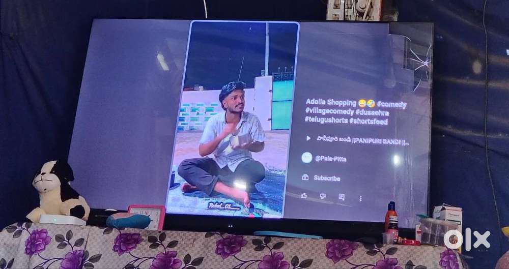 Motorola 55inch qled tv display broken corner up side good condition