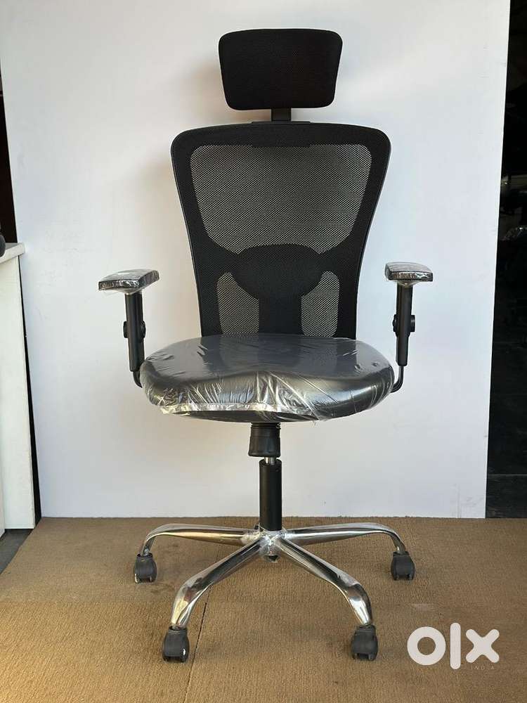We sell refurbished office chairs in bulk quantity in wholesale price