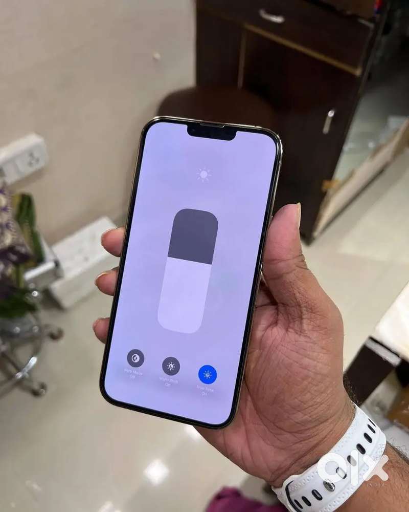 Selling my 6 Months old iPhone 13pro, need urgent money.