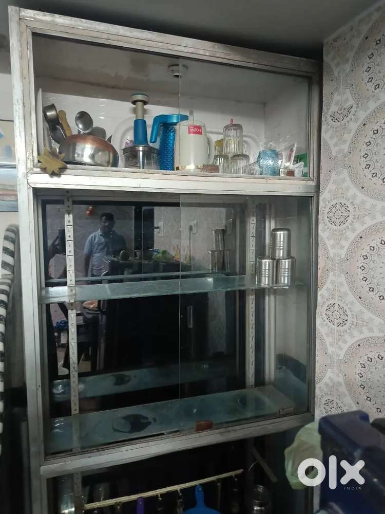 Mirror accessory rack