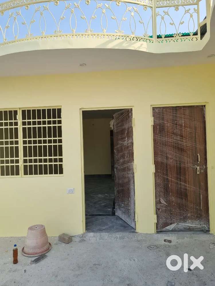 Independent house floor for rent