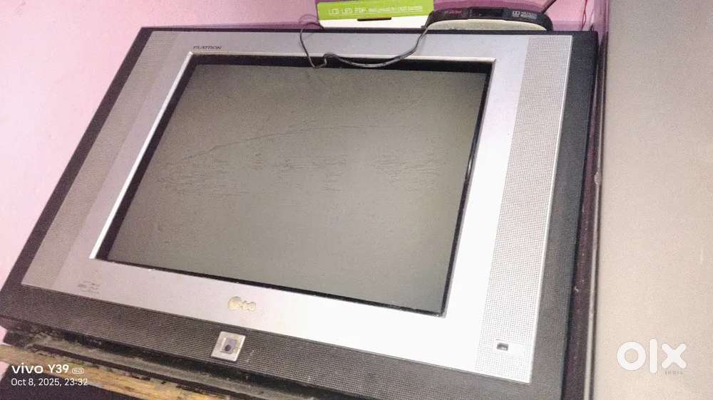 LG TV   table