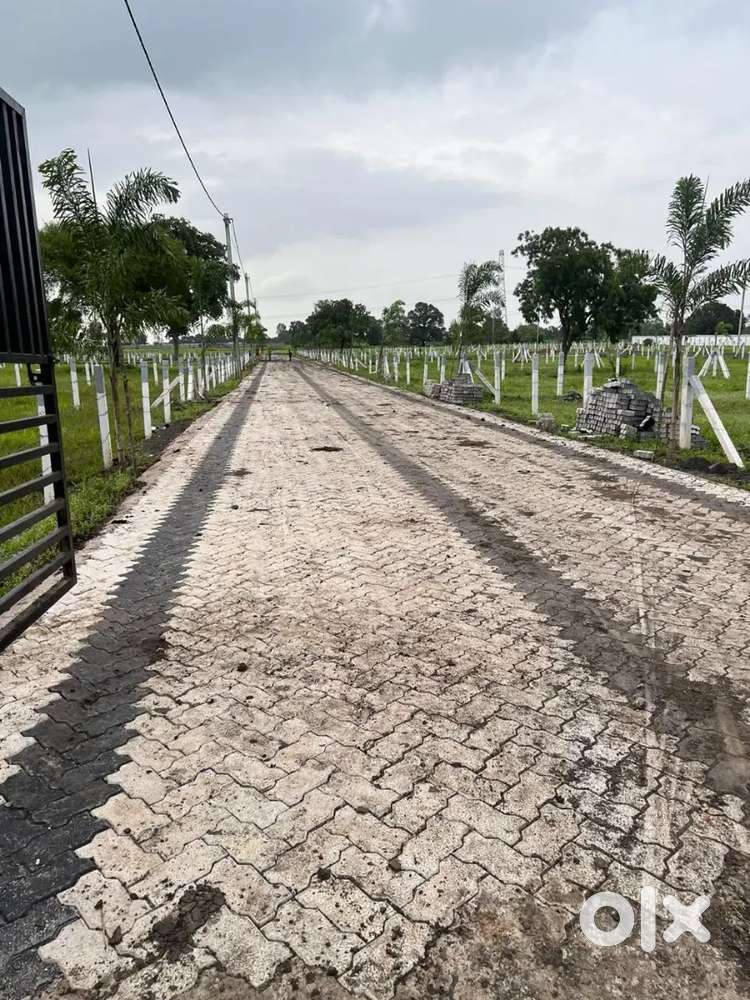 Corner Farm Land 5000 square feet ( Price 430 per square feet)