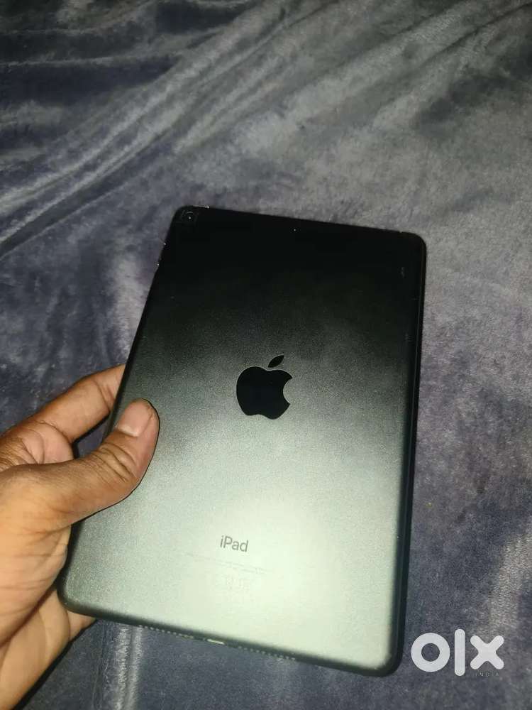 Ipad mini 5th generation very good condition