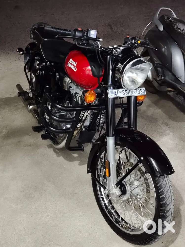 Royal Enfield classic 350 redditch red