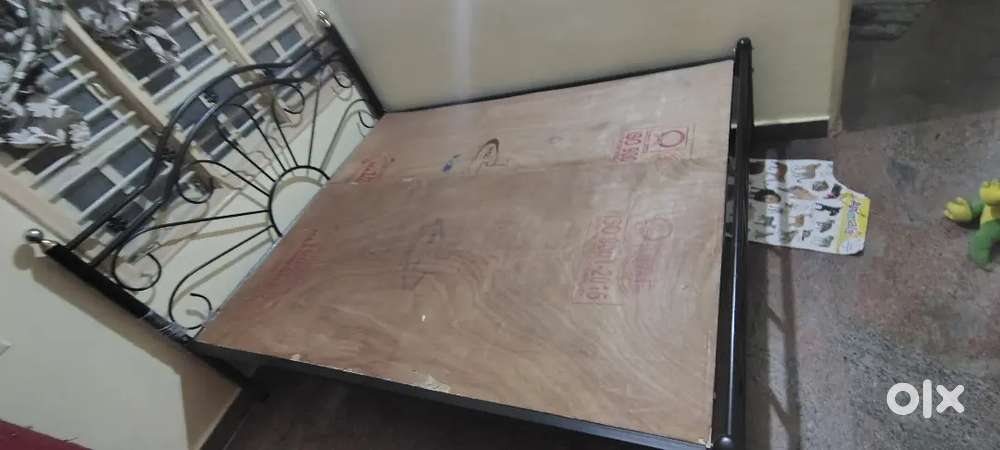 6 X 5 ft Steel Frame bed