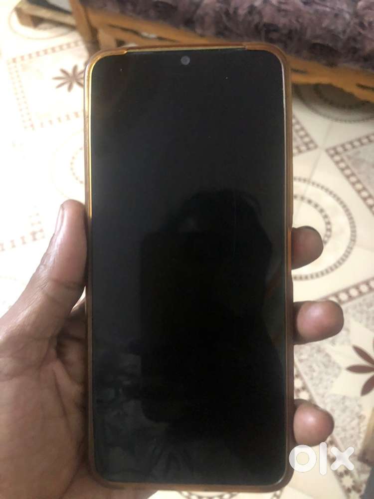 Vivo y22  badiya hai phone koi dikkat nhi 6 128 hai