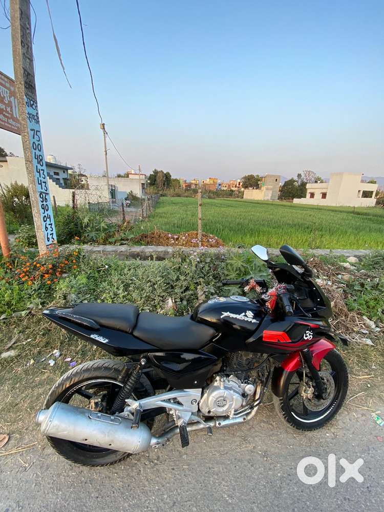 Mint condition pulsar 220f