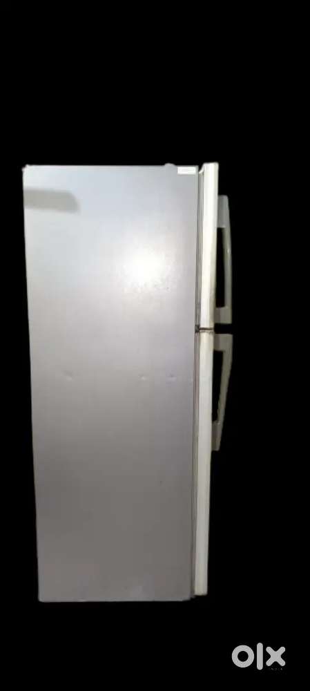 SAMSUNG company refrigerator Working condition