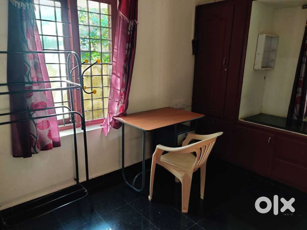 GENTS: Single room with Attached bathroom in Palachuvadu, Kakkanad