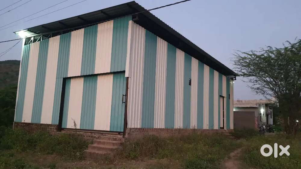 Corner plot with shade, gut no. 82, 30/15 ft road, 3 phase light,