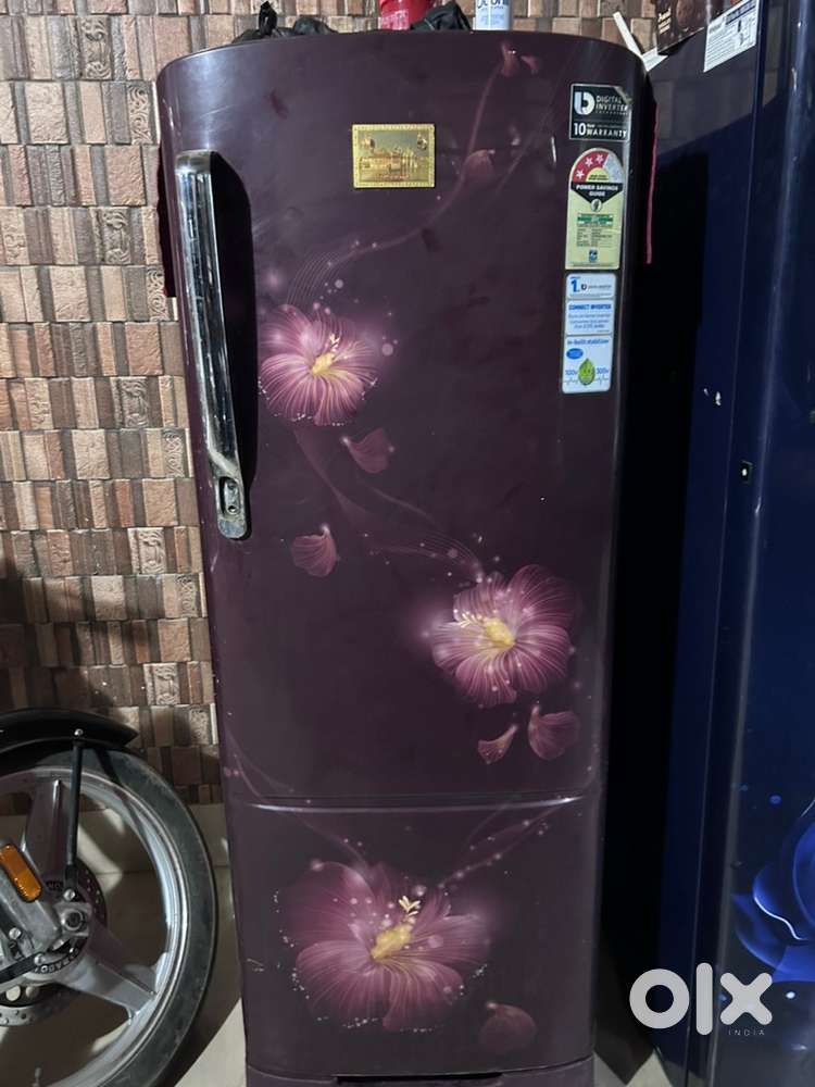 New condition type fridge.. selling due to lack of space