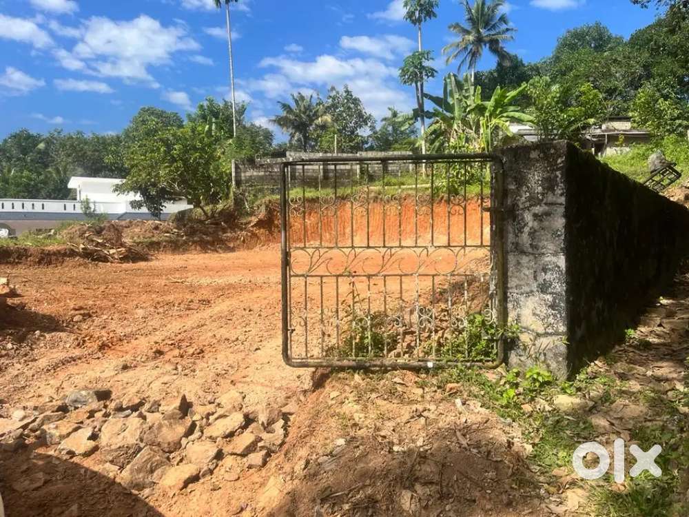 16.5 housing plot for sale in mezhuveli thunducad junction canal road.