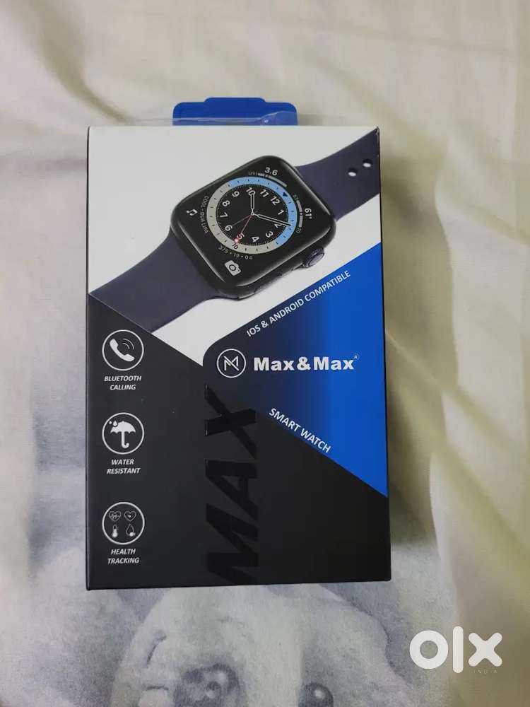 Brand New Smartwatch for Sale - Complete Accessories with Box.