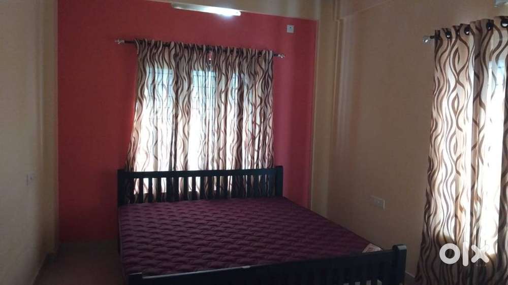 FOR BACHELORS OR FAMILY 2 BHK FULLY FURNISHED 2ND FLOOR. 1 AC .