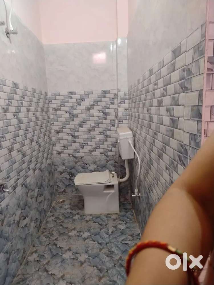 1 Room 1 bathroom separate kitchen