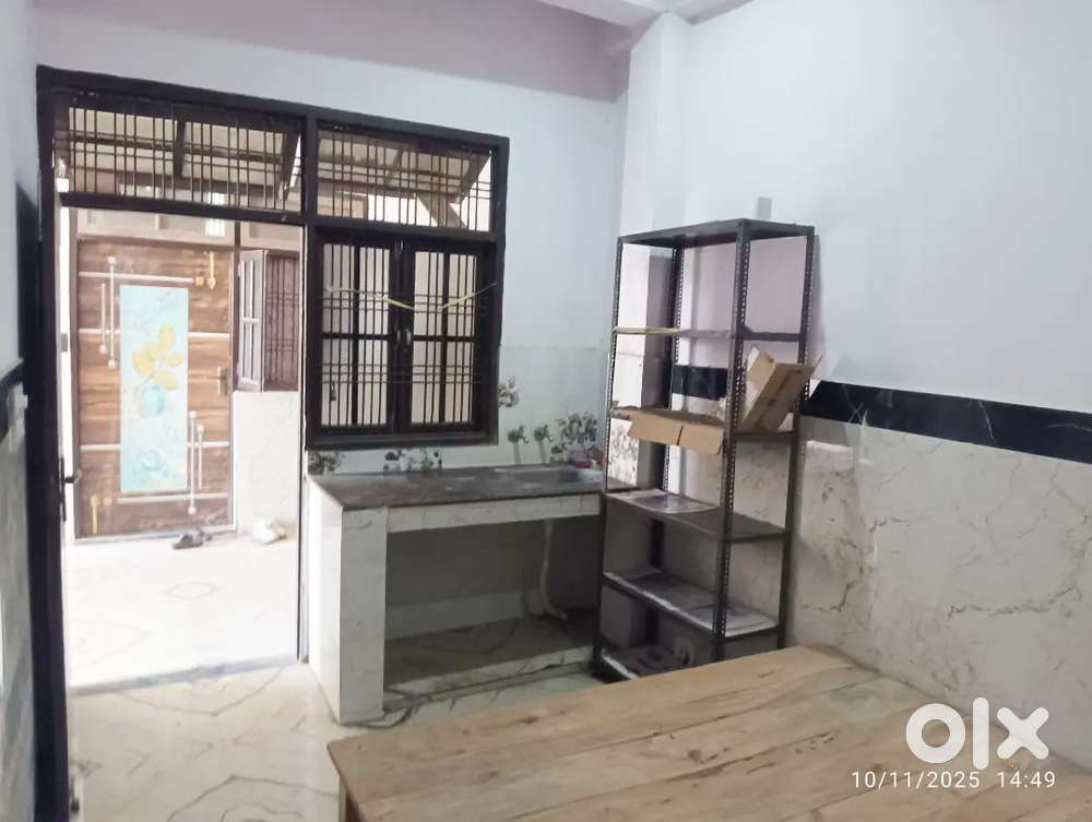 1-room set in aliganj