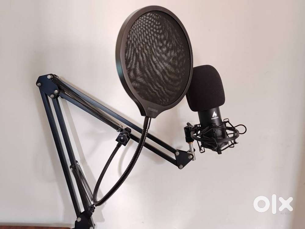 Maono AU-A04 Condenser Microphone Kit for Podcast Music Voiceover