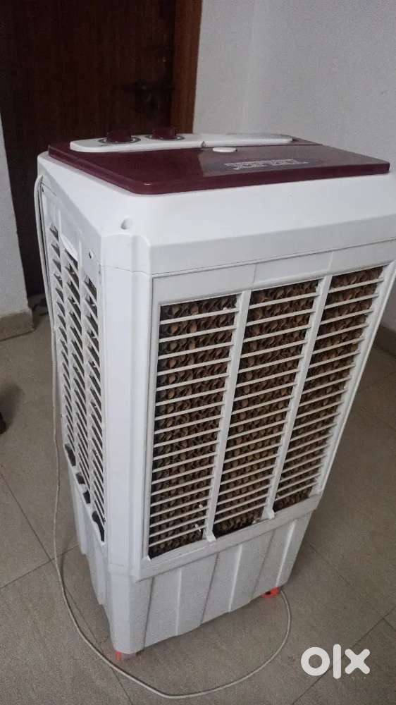 Plastic cooler