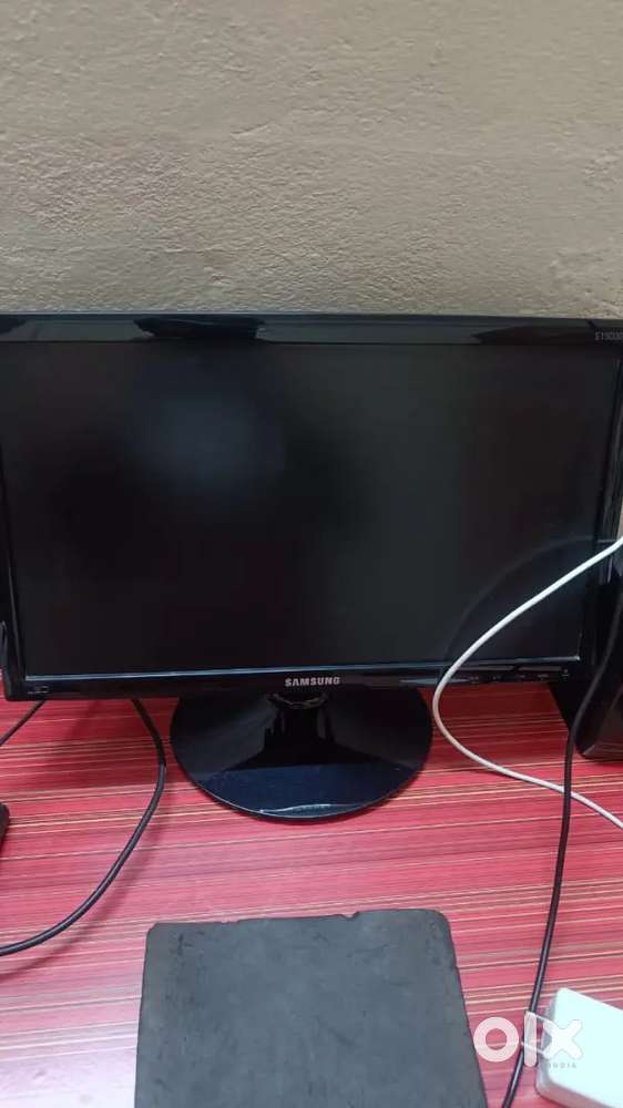 Samsung Desktop PC  Intel  4GB DDR3  500GB HDD  Windows 10 Pro
