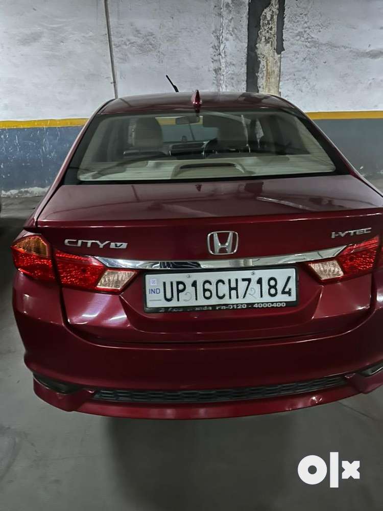 Honda city manuallady driven car 70000 kms done in excellent condition