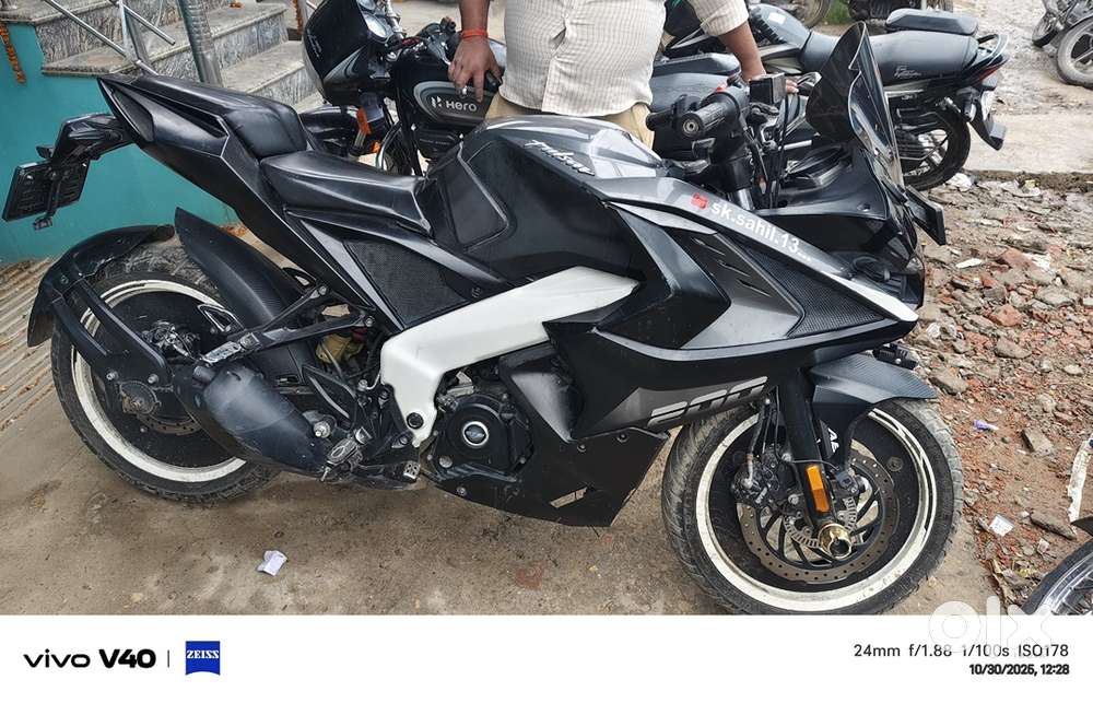 Pulsar Rs 200
