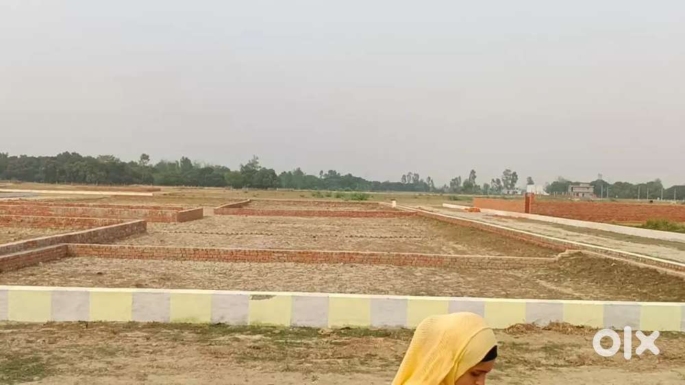 बैंक लोन के साथ में अर्जुनगंज से कुछ दूरी पर प्लॉट खरीदे