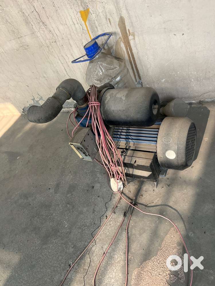 High pressure water tank pump