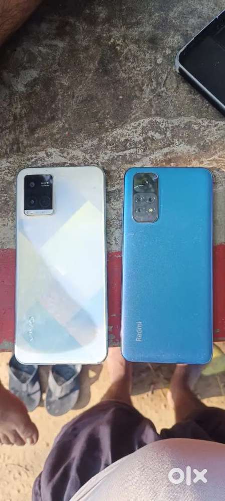 Do Mobil hai redmi 4 64rs3500 vivoy21 hai 4 64 4000