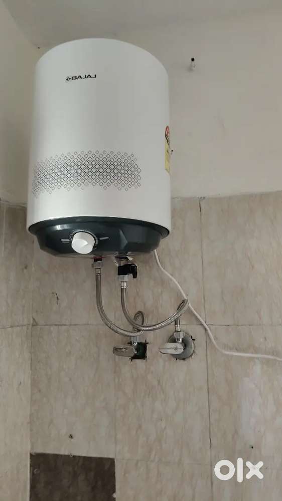 bajaj gyser 15 liter.1 month old,with 6 years warranty