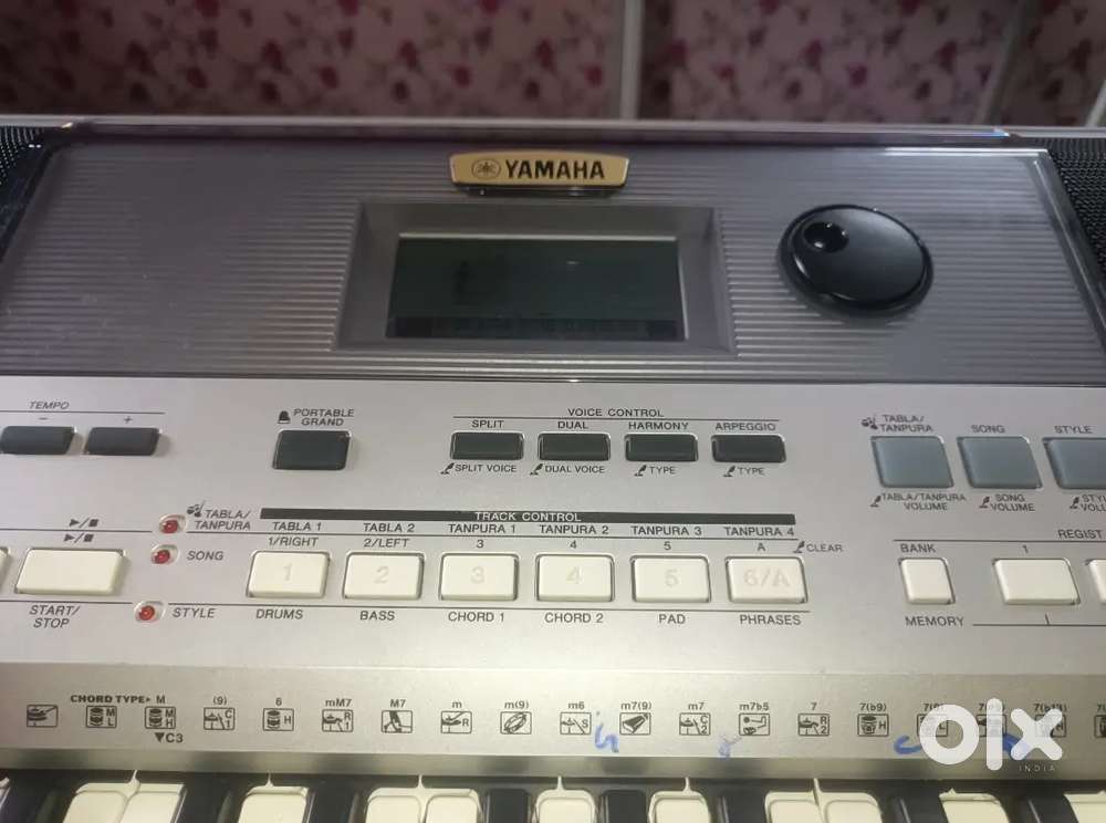 Yamaha PSR i455