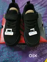 New sketcher shoes (kids)