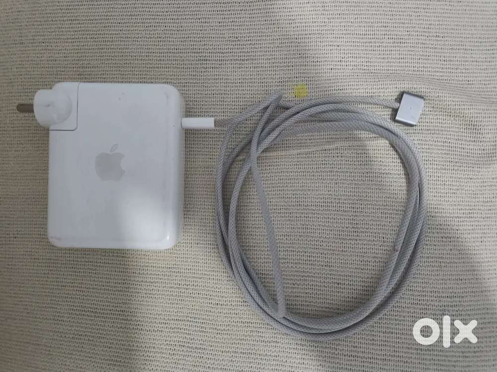 Apple MacBook charger (upto 140W)