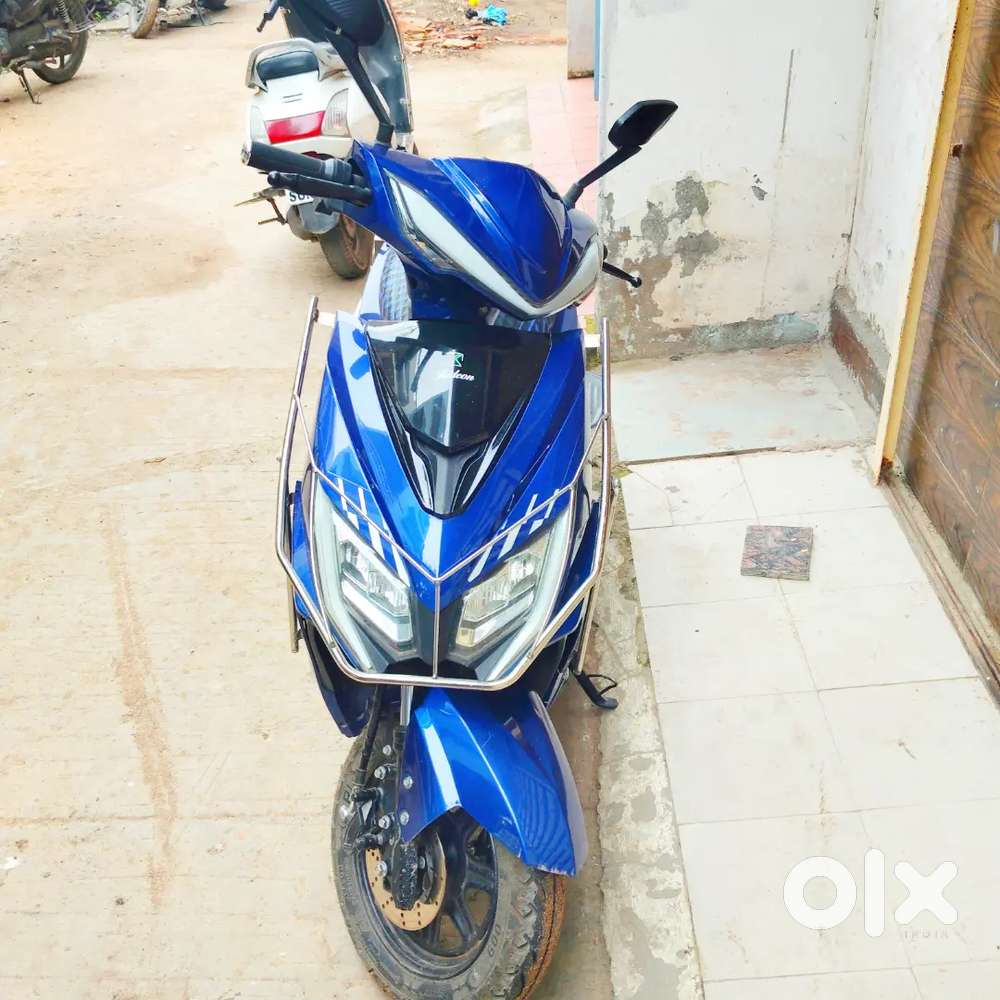 Electric scooter in new 60km range 1200 watt motor